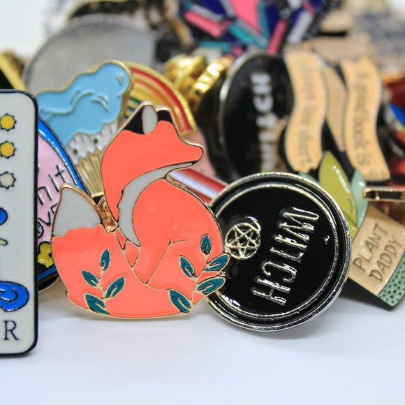 MYSTERY PINS 5 flawed pins box - see description - Picture 6 of 8